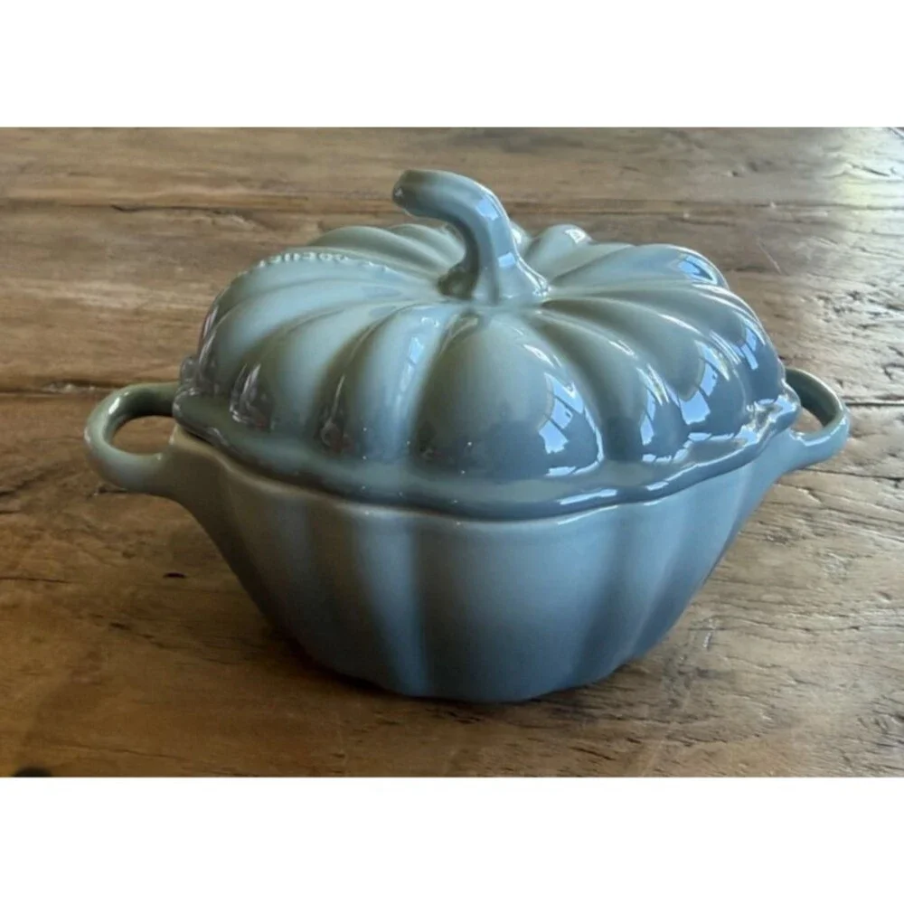 Le Creuset Stoneware Figural Pumpkin Mini Cocotte 12 oz Sea Salt Green NEW NIB